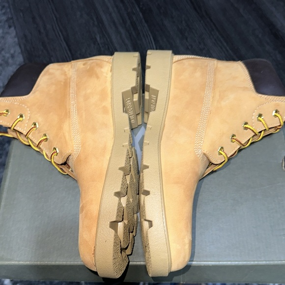 Timberland Youth Classic 6-Inch Waterproof Boots. - Picture 7 of 11